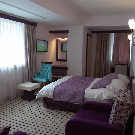 Izan Hotel Измир Номер фото