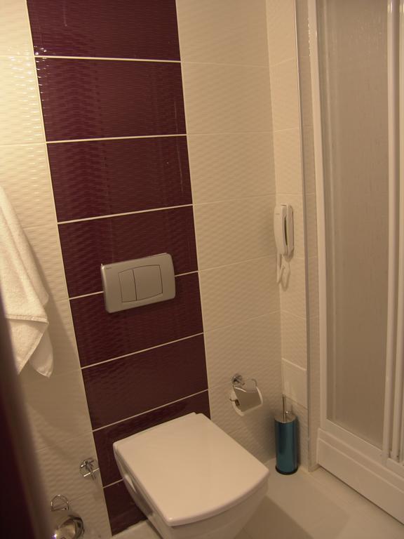 Izan Hotel Измир Экстерьер фото